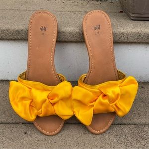 Cute H&M bright yellow slides